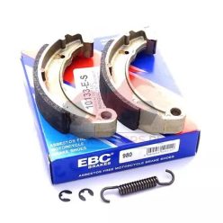   Szett: Fékpofák rugóval és rögzítőklippekkel, öntött acélbetéttel